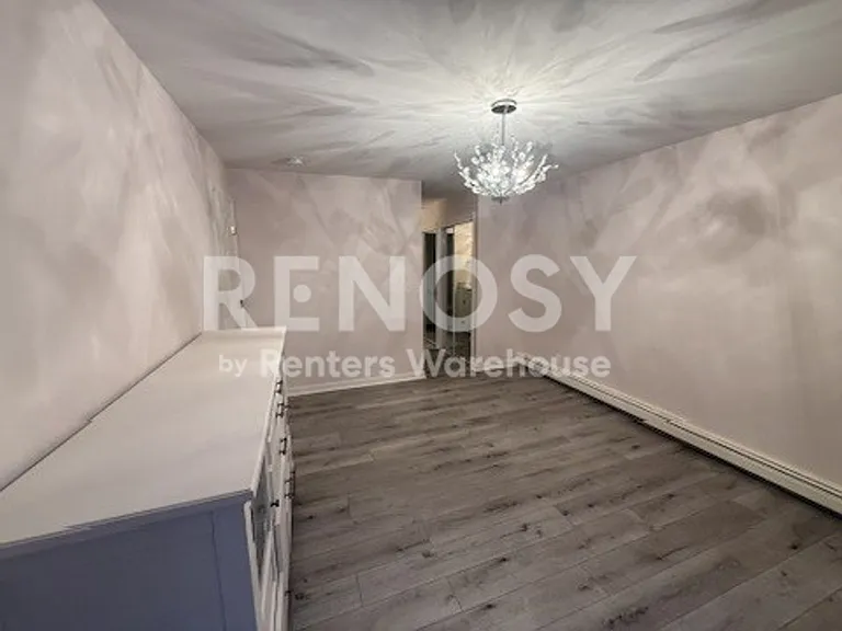 5607 Green Circle Dr #200 — Photo 10