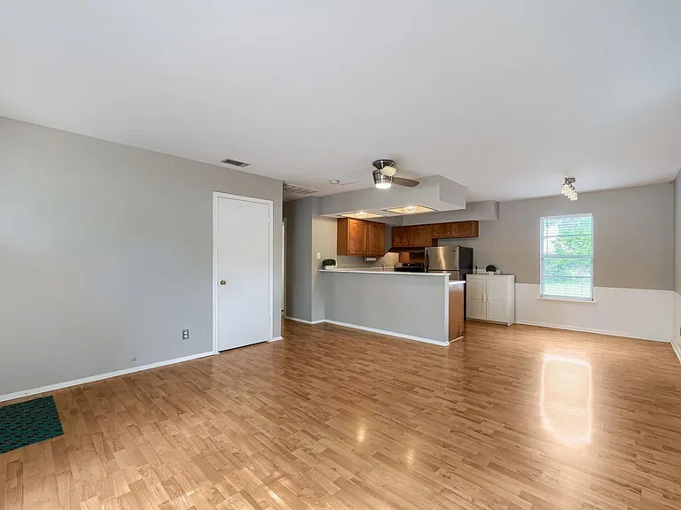 8308 Hathaway Dr — Photo 7