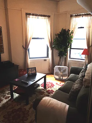 Rented by Metropolitan Equities | media 9