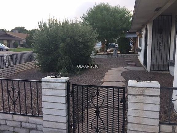 3rd image of 3058 Desmond Ave