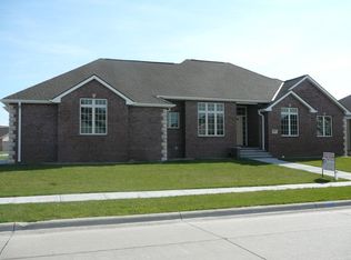 830 Aberdeen Dr, Fremont, NE 68025