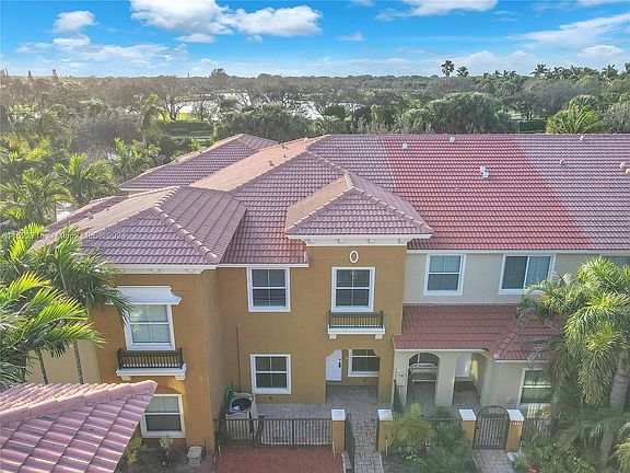 4th image of 388 Lake Monterey Cir