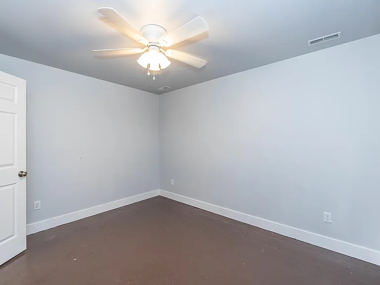 109 S Main St — Photo 15