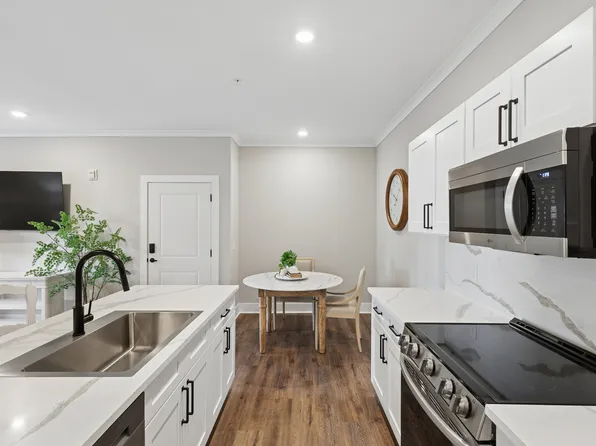 Pointe Grand Town Center