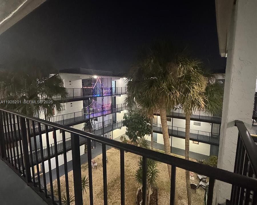 1st image of 2800 Somerset Dr APT 404