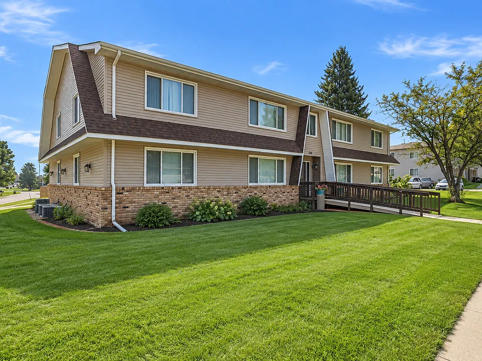 425 Colby Rd #1