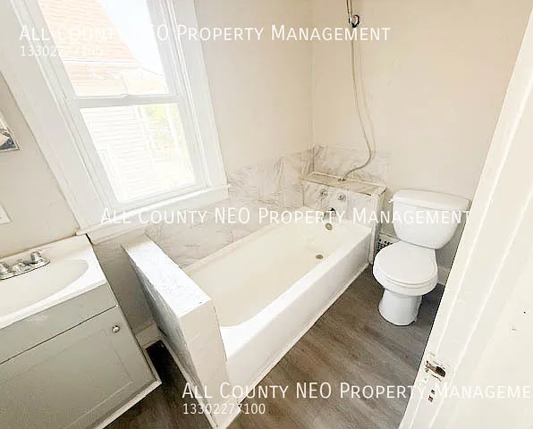 12114 Soika Ave #UP — Photo 4