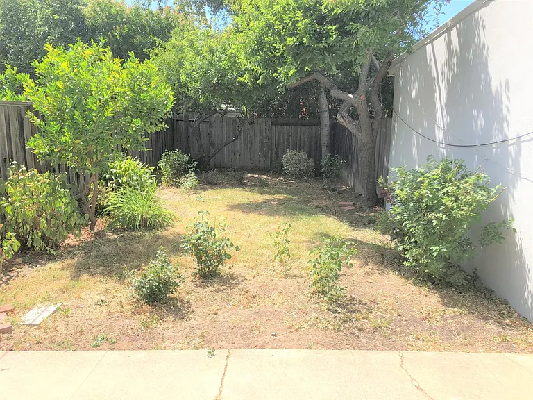 1934 Woodside Rd — Photo 12