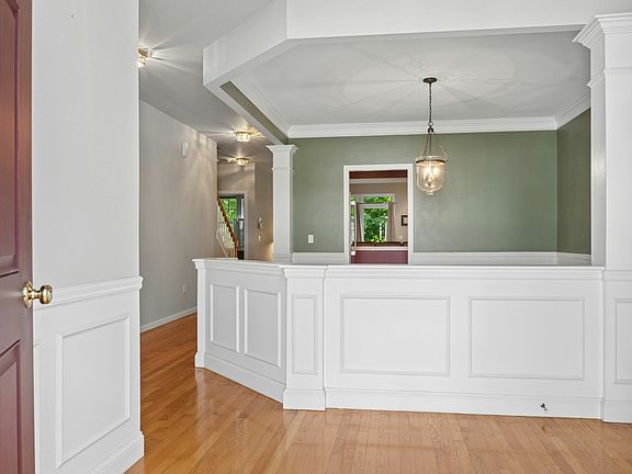 4th image of 126 Clubhouse Ln #126