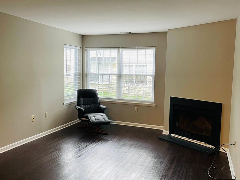 1st image of 42 Driftwood Ct #314