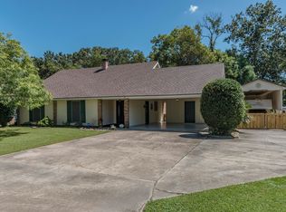115 Oak Coulee Dr, Lafayette, LA 70507