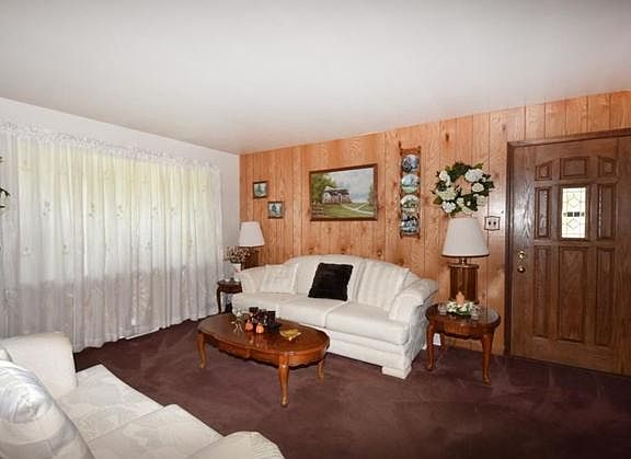 3rd image of 15457 Laramie Ave