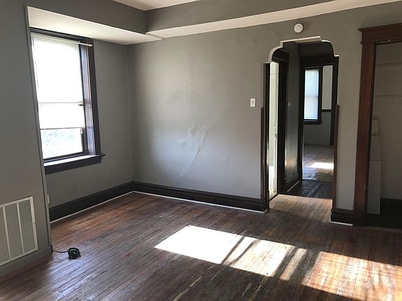 4th image of 3235 Mount Pleasant St #2F
