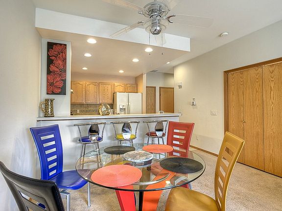 4th image of 418 17th St SE Unit 8C