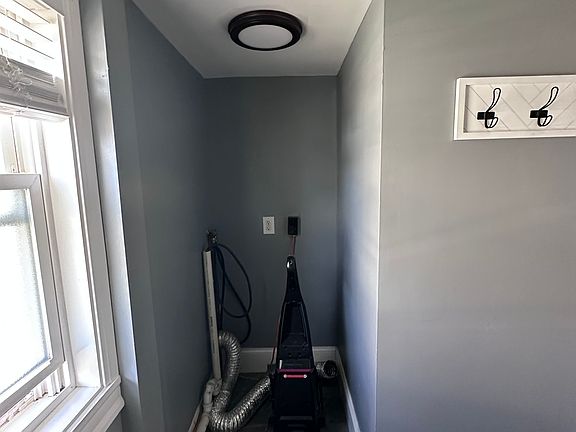 5th image of 12 Foster Ave Floor 2