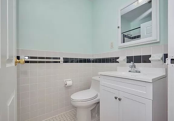 4th image of 19 W 123rd St APT 2