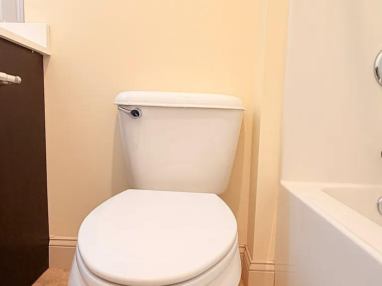 191 College St #208 — Photo 38