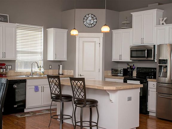 4th image of 5110 Bilbao Dr