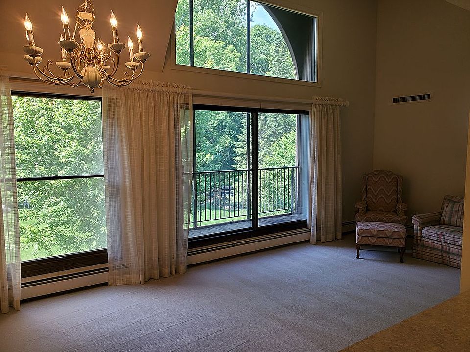 Living room overlooking area