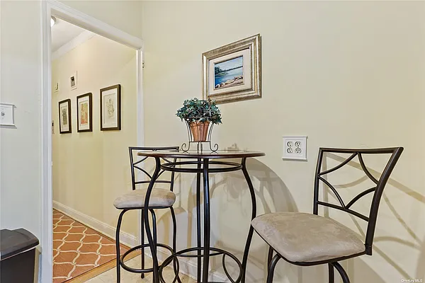 Sold by Daniel Gale Sotheby's International Realty | media 7