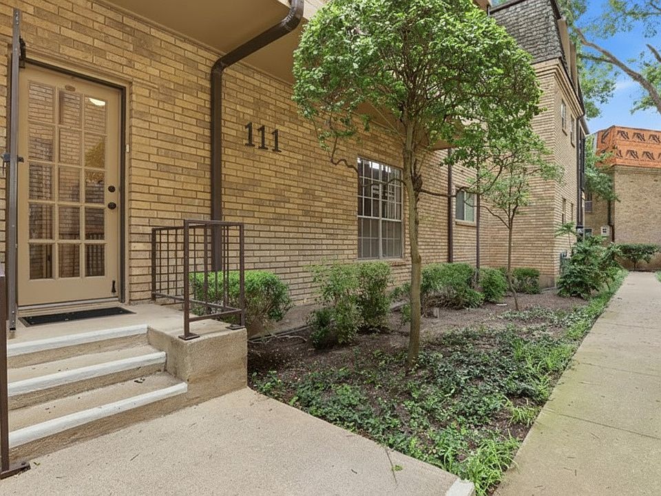 1st image of 4312 Bellaire Dr S APT 111