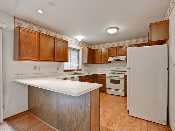 3rd image of 4709 W Glenbrook Trl