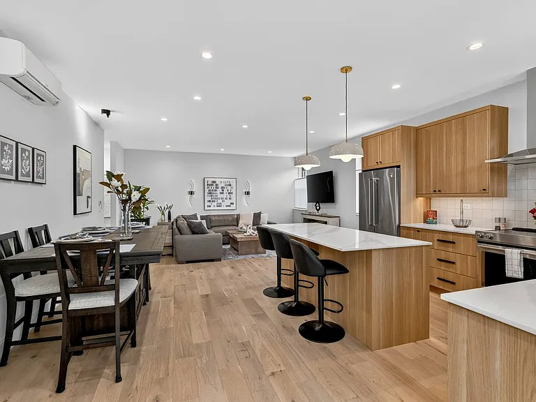 8810 41st Ave SW — Photo 32