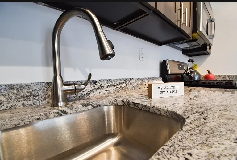 100 Evergreen Pl #2E — Photo 6
