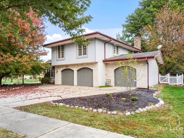 823 S Salem Dr, Schaumburg, IL 60193