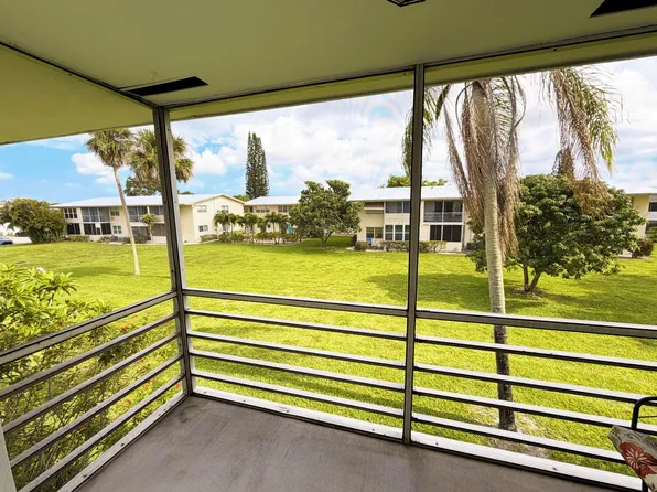 136 Coventry Pl #F, West Palm Beach, FL 33418