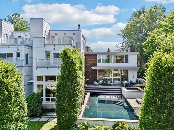 2094 W 7th St, Cleveland, OH 44113