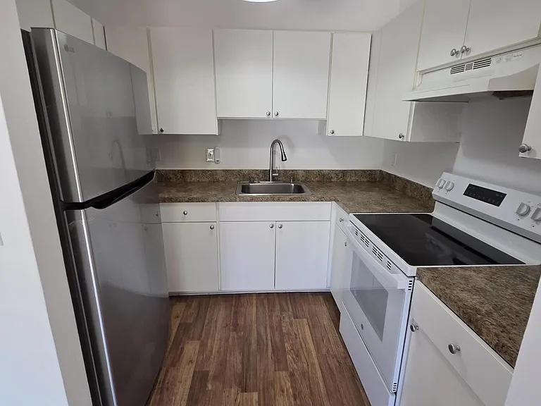 5803 SE Collins Ave — Photo 3