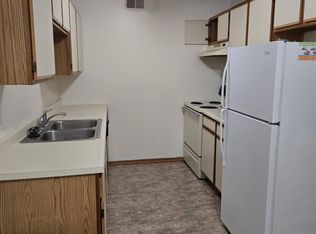 2420 Park Ave APT 14, Muscatine, IA 52761