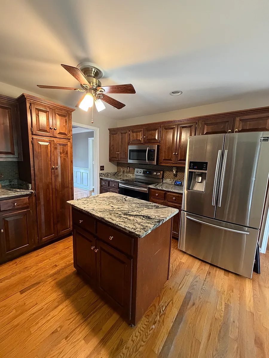 Building Photo - 613 Loftwood Dr