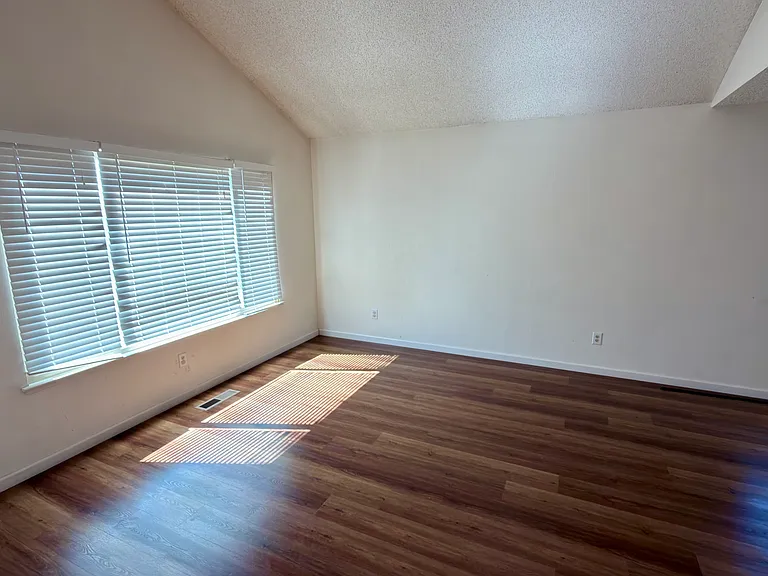 3421 Bluejay Dr — Photo 5