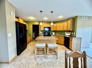 12605 Pond View Rd, Zimmerman, MN 55398