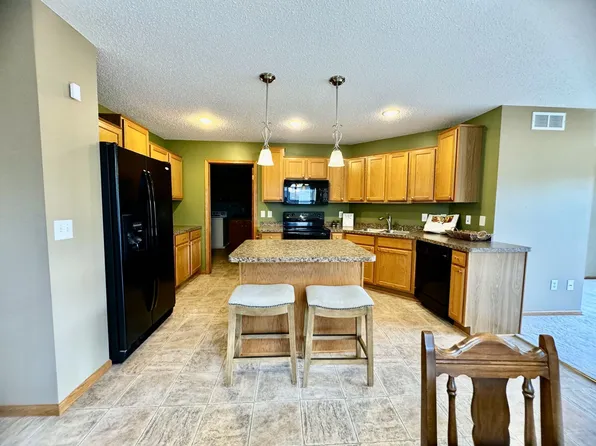 12605 Pond View Rd, Zimmerman, MN 55398