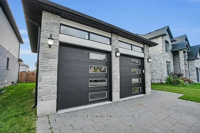 4 bed, $3,800 — Photo 2