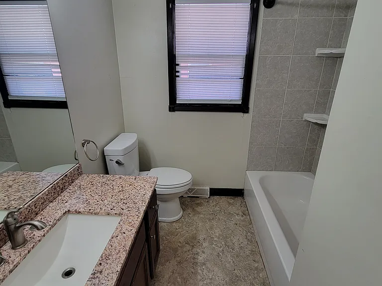 3254 Avenue I — Photo 12