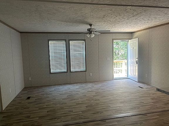 3rd image of 228 Canyon Vlg