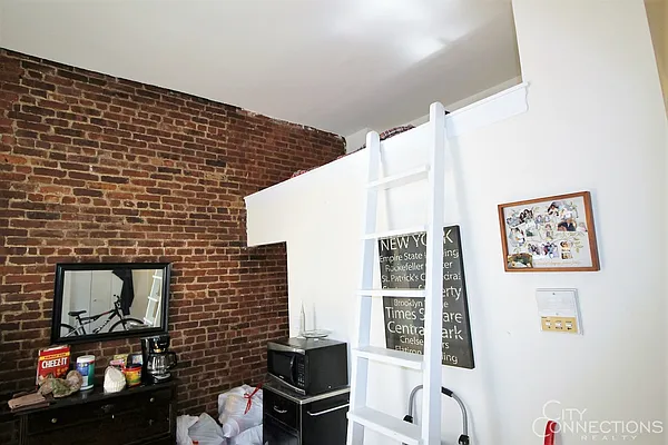 Rented by City Connections Realty | media 25