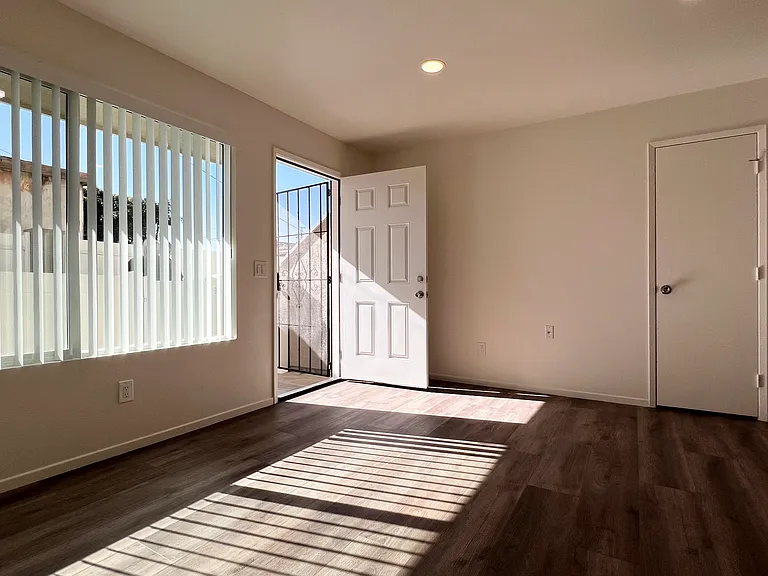 Florida Street Apartments — Photo 40