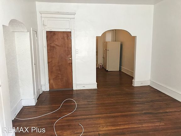 4th image of 3229 W Susquehanna Ave #2