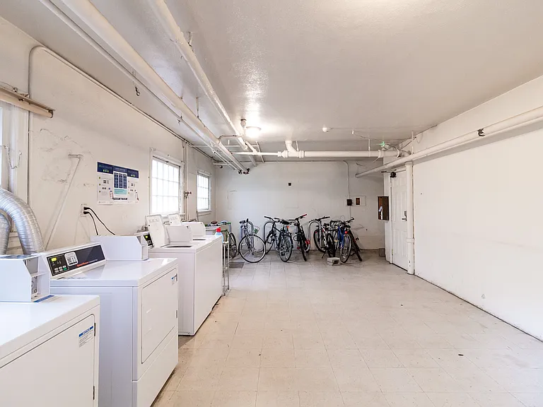 Adelle Apartments - Portland Oregon