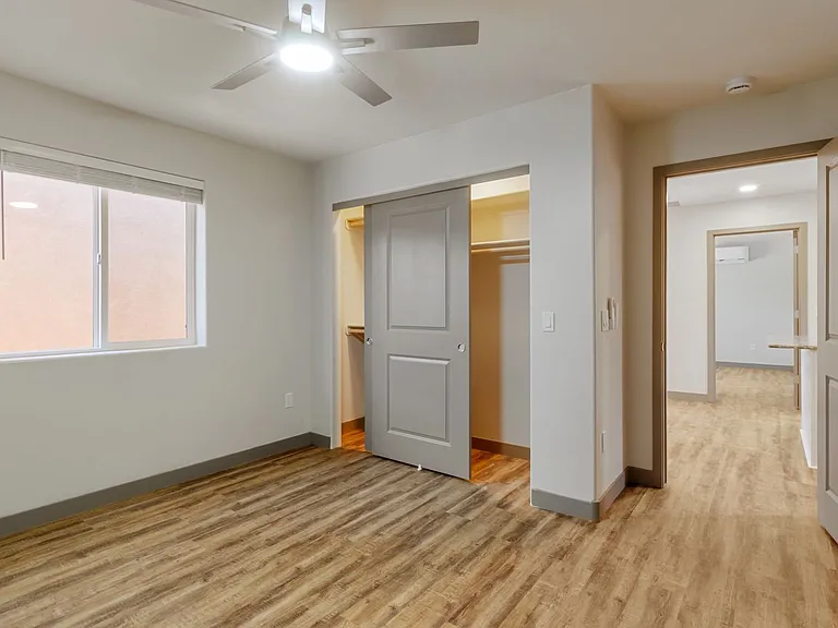 1720 E Edison St — Photo 27