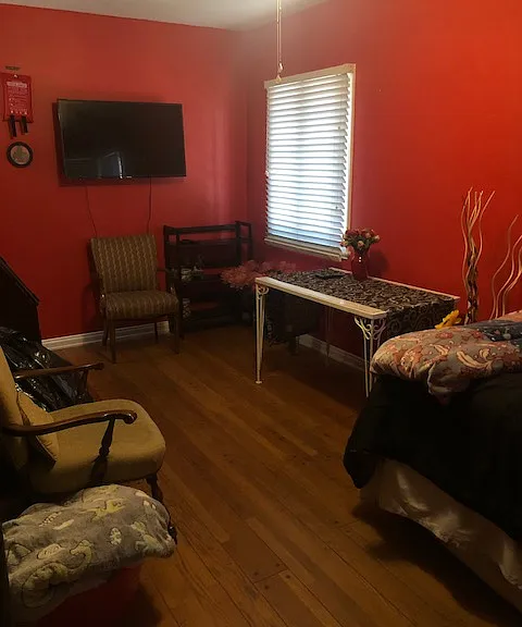 1355 Cordova Ave — Photo 7