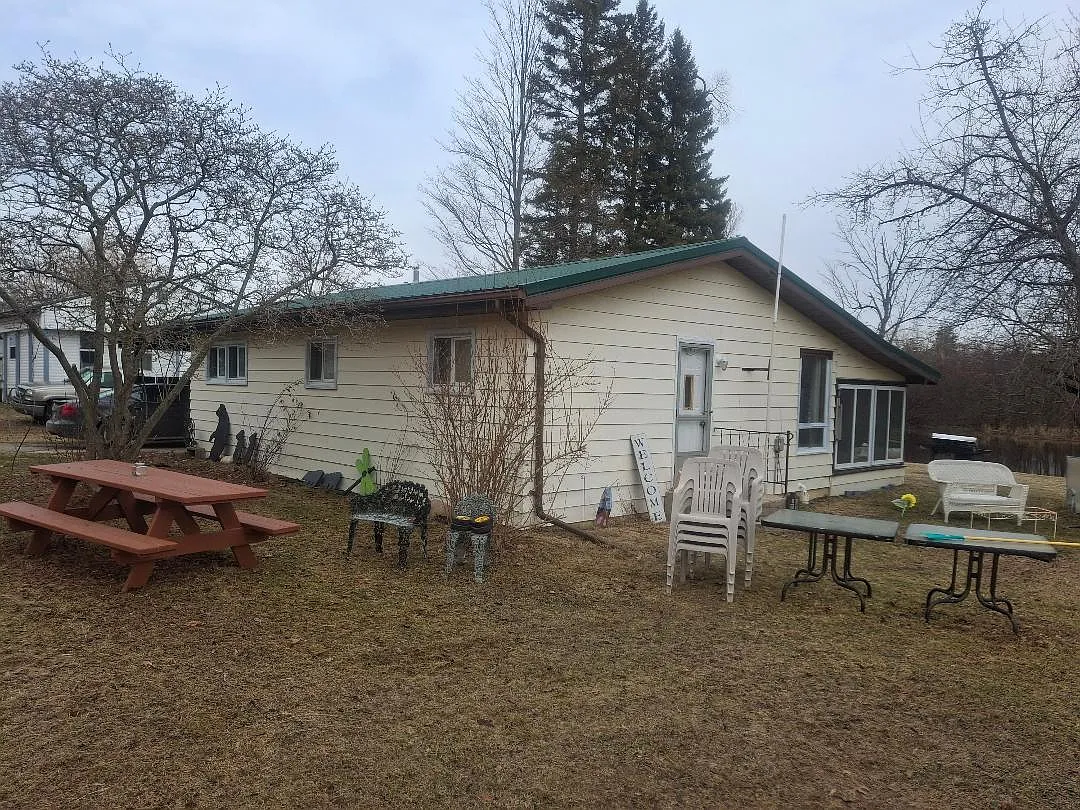 121 Haddix Blvd photo 1