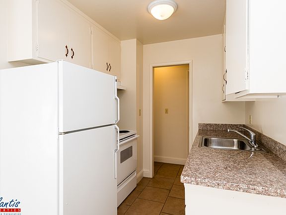 5th image of 4734 Hamilton Ave APT 4