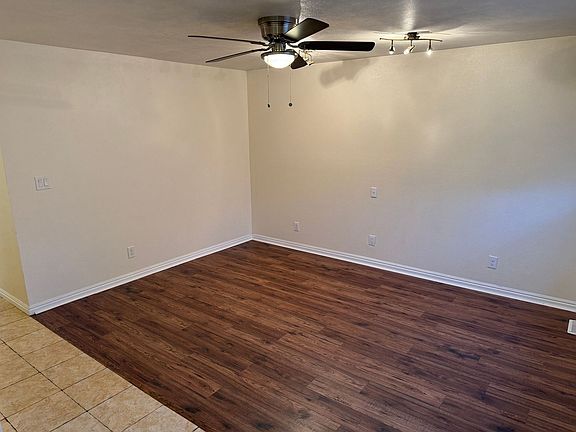 3rd image of 735 W Carter Dr #4
