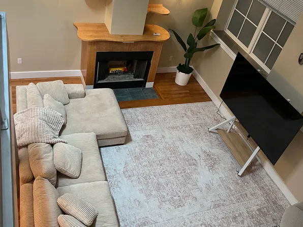 155 Brookline St APT 2, Cambridge, MA 02139